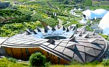 Worlds most beautiful building: Eden in Bodelva, Cornwall (UK), with very complex PV-system in dead-center. © Solarcentury